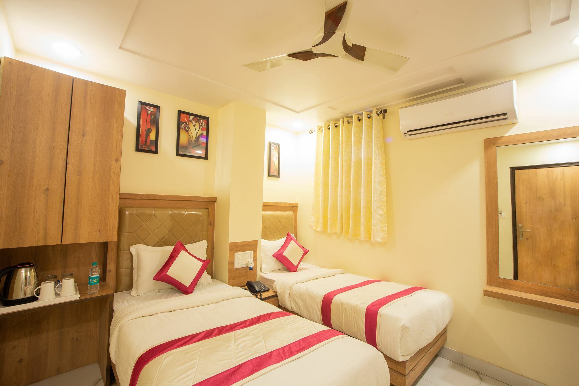Hotel Sarthak Palace - By Pooja Hospitality 뉴델리 외부 사진