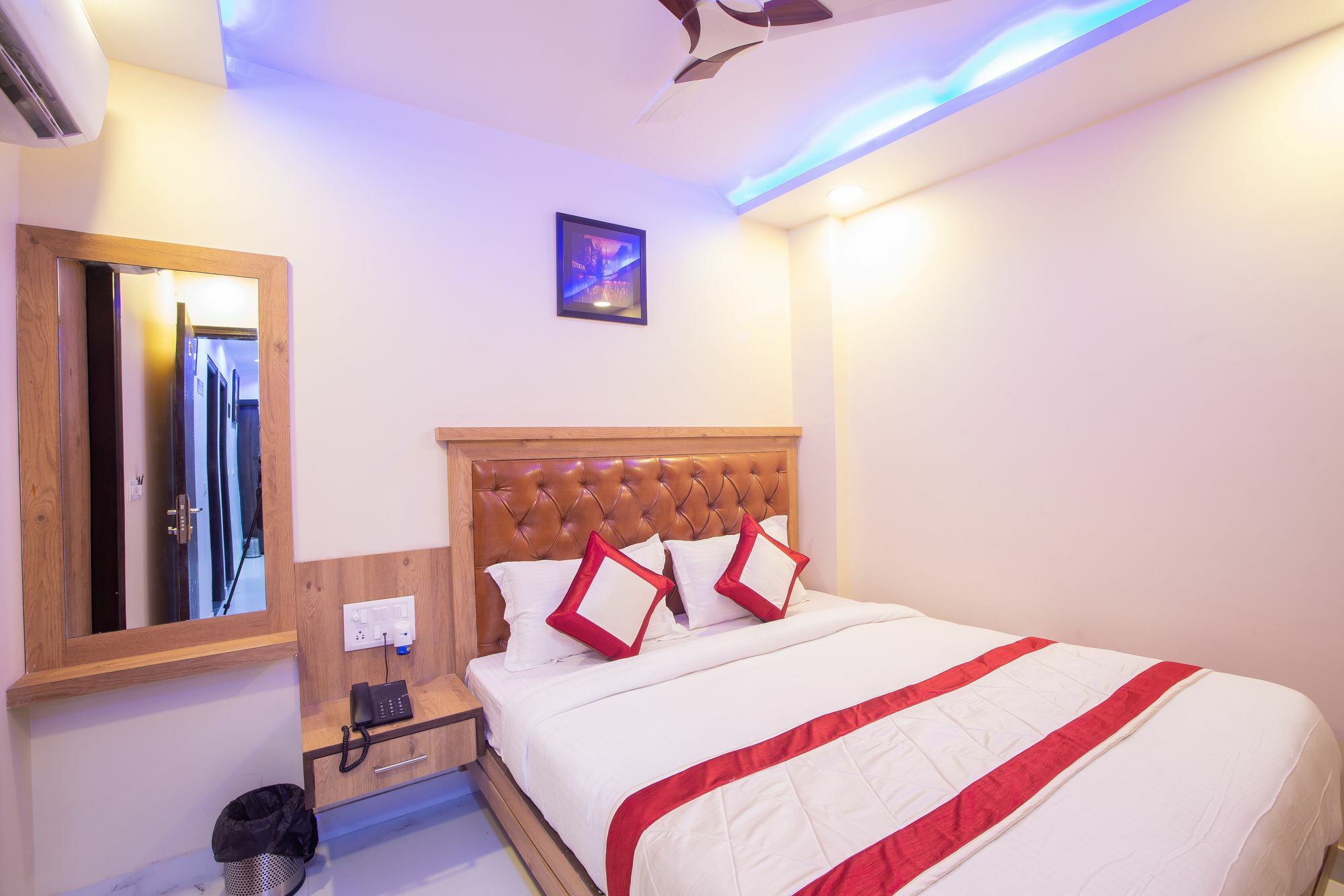 Hotel Sarthak Palace - By Pooja Hospitality 뉴델리 외부 사진