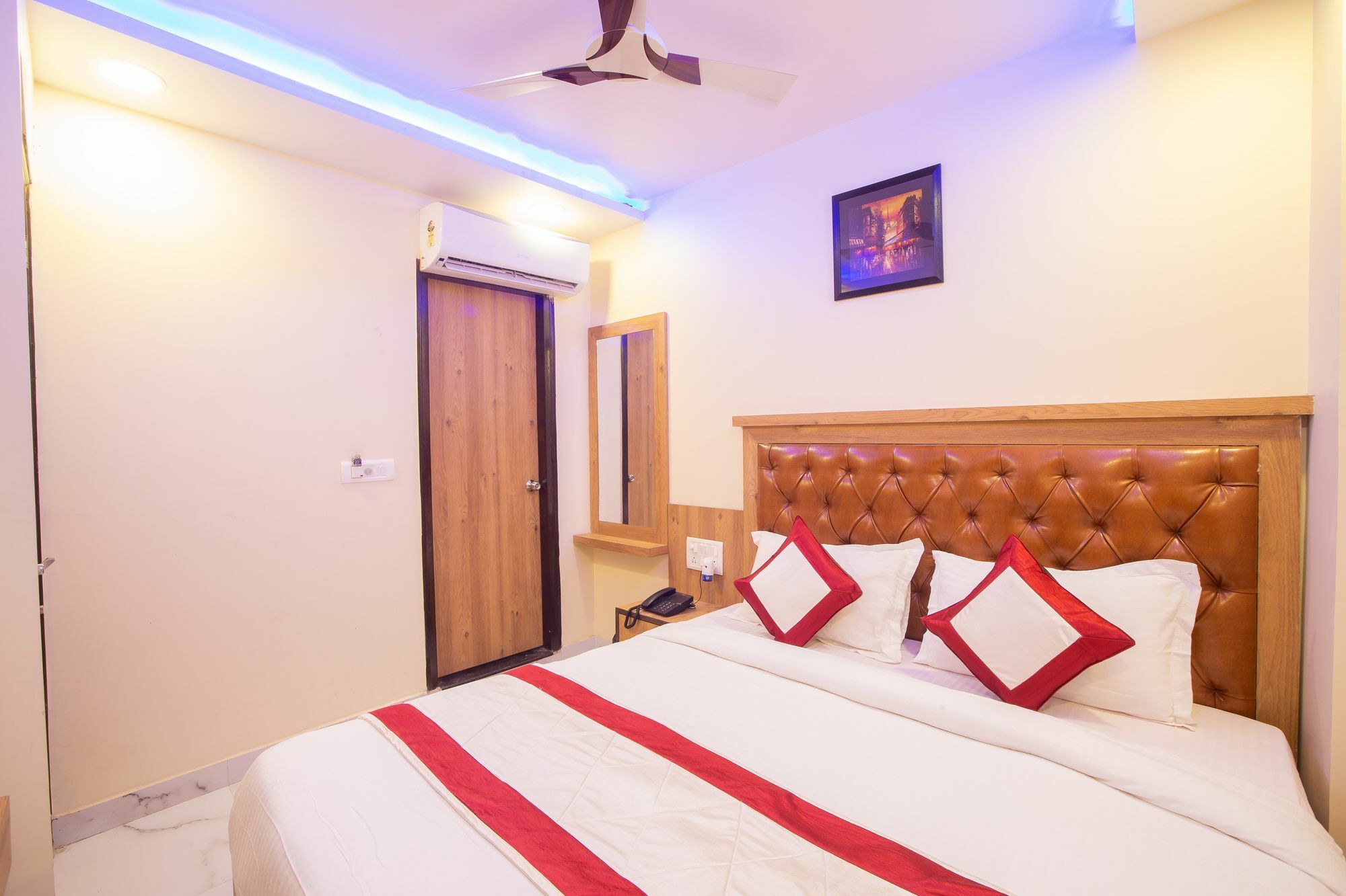 Hotel Sarthak Palace - By Pooja Hospitality 뉴델리 외부 사진