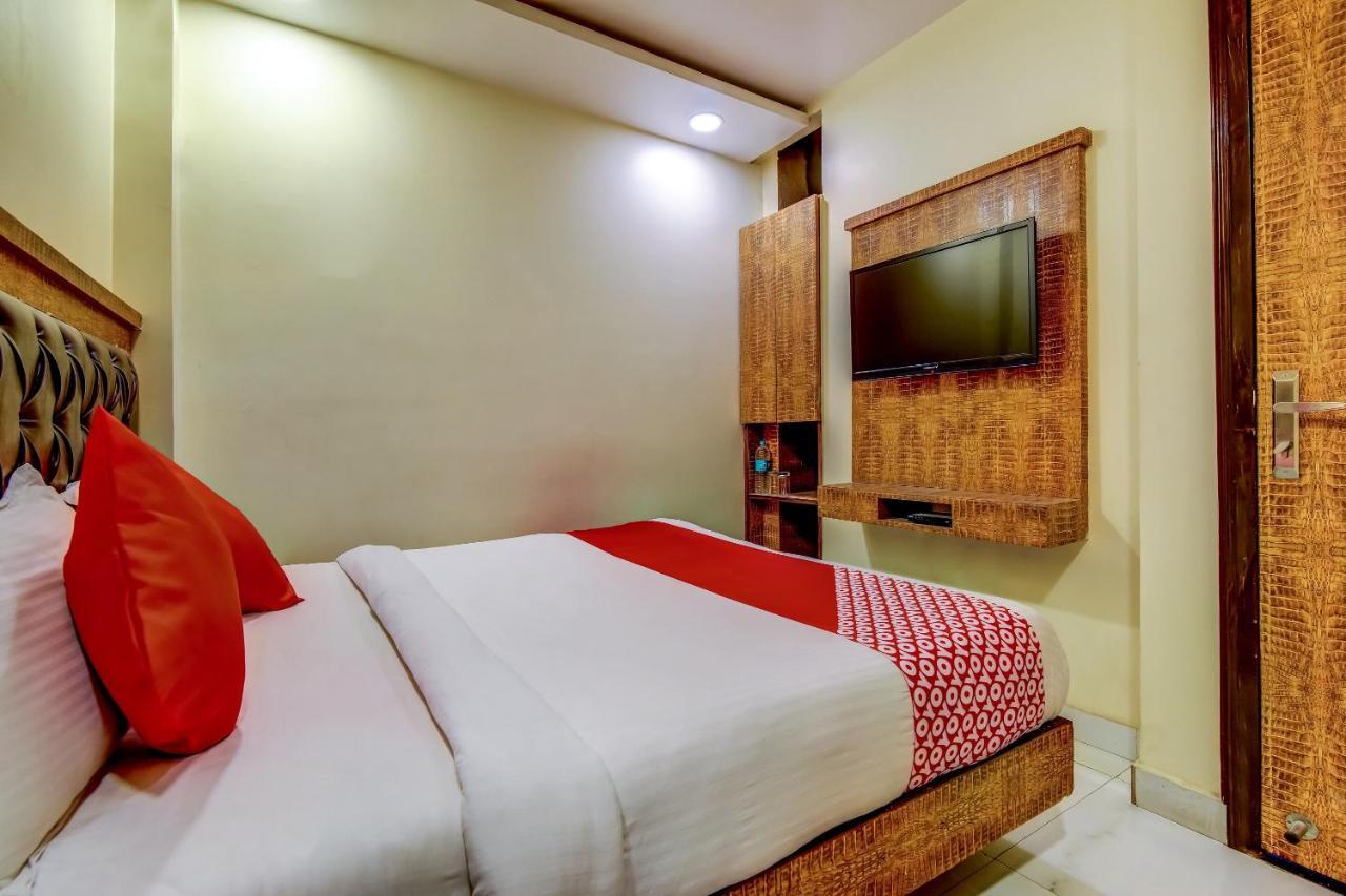 Hotel Sarthak Palace - By Pooja Hospitality 뉴델리 외부 사진