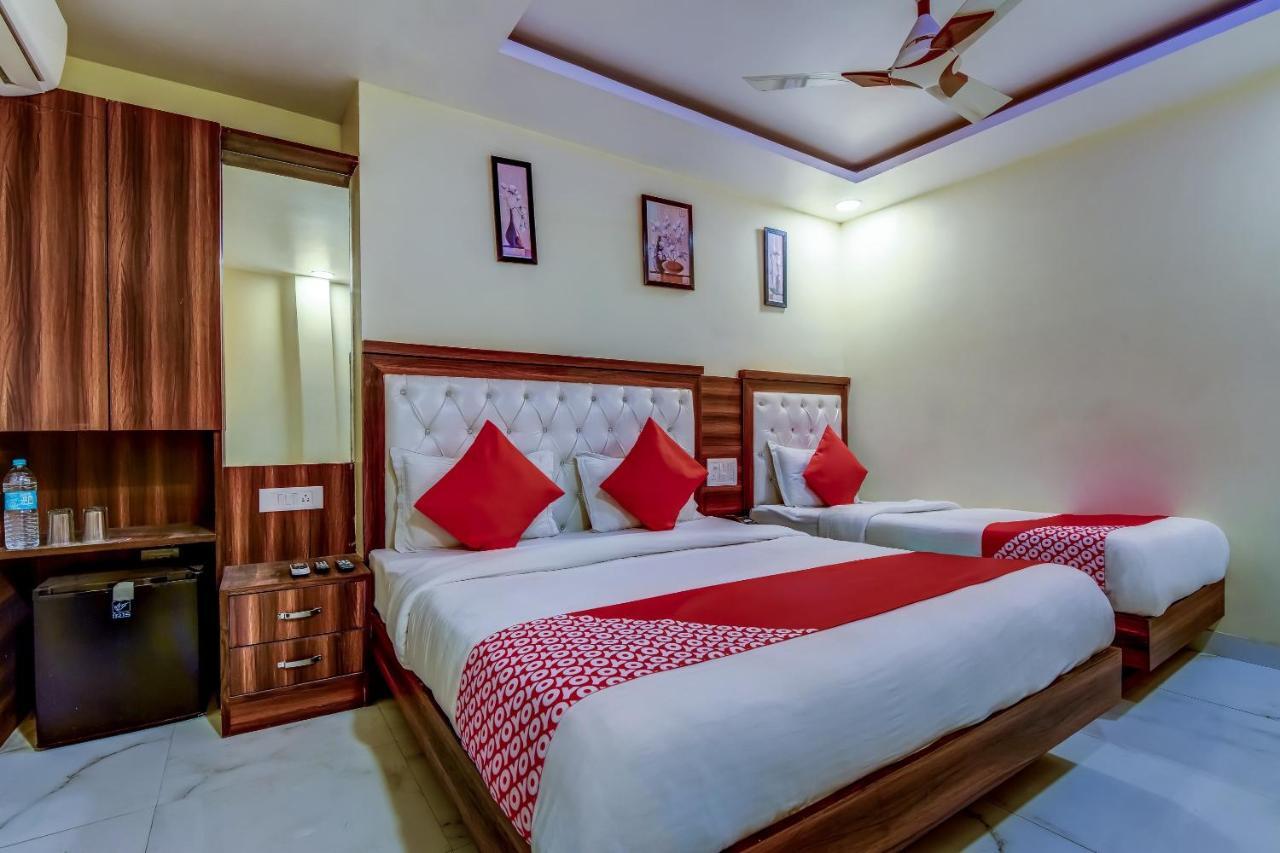 Hotel Sarthak Palace - By Pooja Hospitality 뉴델리 외부 사진