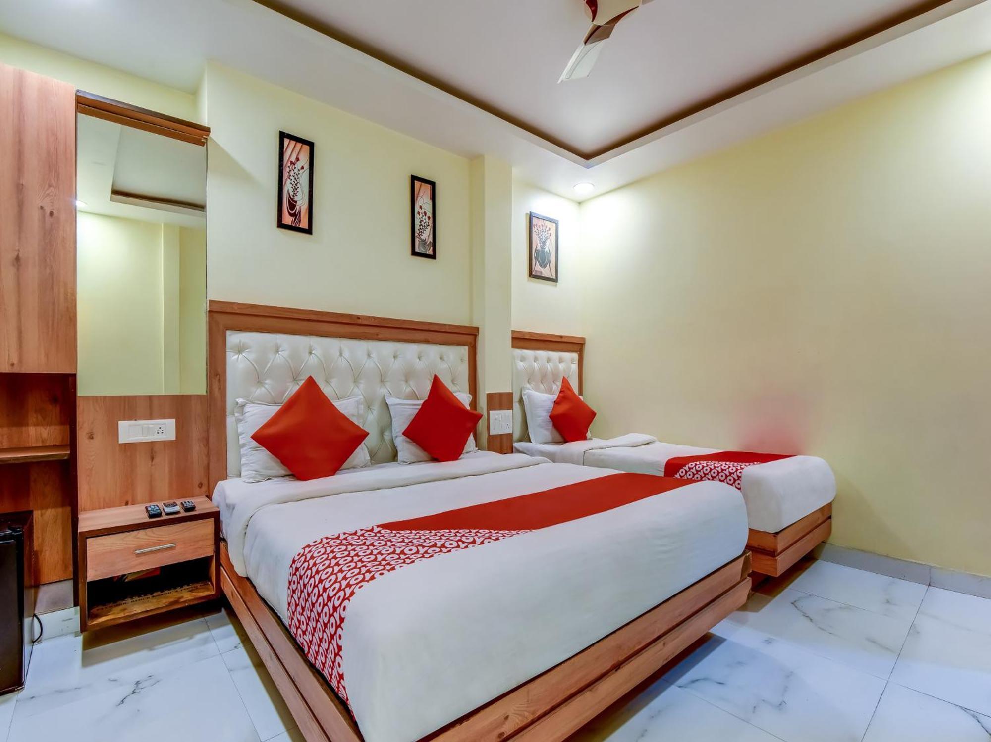 Hotel Sarthak Palace - By Pooja Hospitality 뉴델리 외부 사진